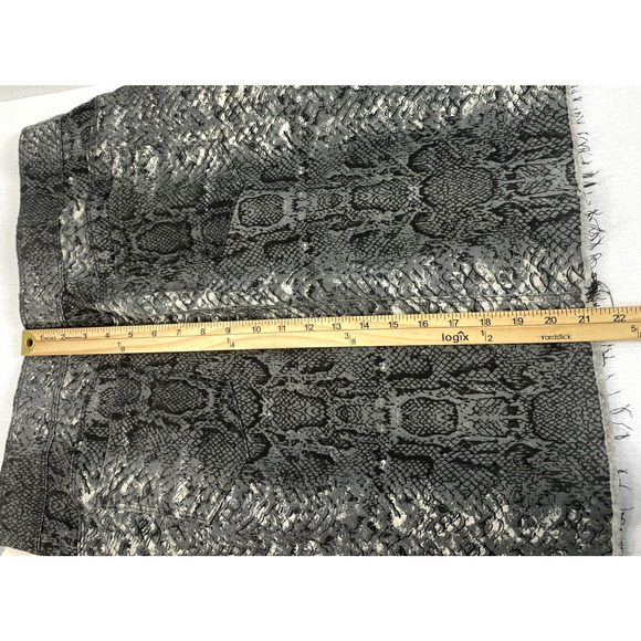 Coco + Carmen Skirt Womens XL Gray Reptile Raw Hem‎ Knee Length Back Pockets - Picture 7 of 12